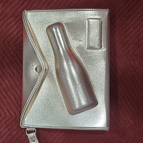 Gold Wristlet Clutch - Picture 2 of 7